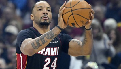 开云体育官方网-热火迎战76人 鲍威尔缺阵 维金斯&amp;哈克斯&amp;希罗出战